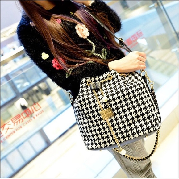 LAST ONE!!! 🖤 Bucket Bag 🖤 - Picture 3 of 6